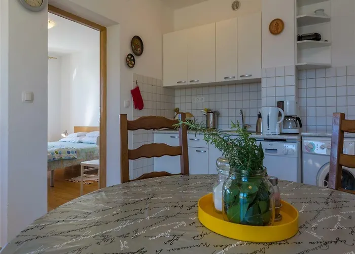 Vukelic Apartment *